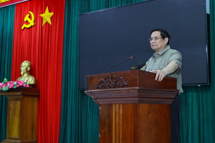 Thủ tướng yêu cầu phát động chiến dịch thần tốc xây sửa nhà cho người dân bị thiệt hại do mưa lũ - ảnh 2