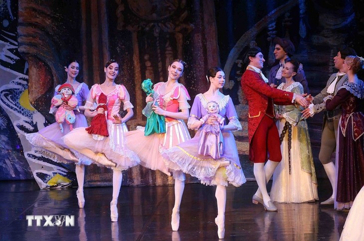 Đêm diễn giàu cảm xúc của ballet kinh điển Nga trên sân khấu Thủ đô - ảnh 1