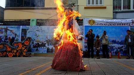 Впервые в Ханое отпраздновали Масленицу - ảnh 3