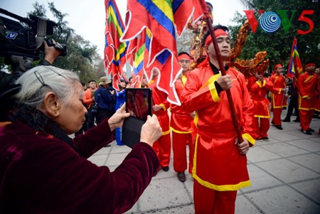 Праздник на холме Донгда – воспроизведение борьбы против иноземных захватчиков - ảnh 9