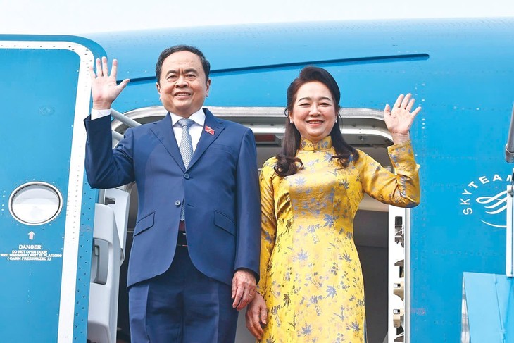 Председатель Нацсобрания Чан Тхань Ман принимает участие в IPU-150 и посещает Республику Узбекистан с официальным визитом - ảnh 1