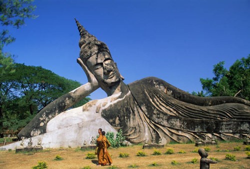 ទៅទស្សនាវត្តសៀងខួន នៅប្រទេសឡាវ - ảnh 2