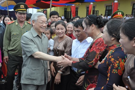 អគ្គលេខាបក្សកម្មុយនិស្ត អញ្ជើញទៅបំពេញទស្សនកិច្ចការងារនៅខែត្រ  Hung Yen - ảnh 1