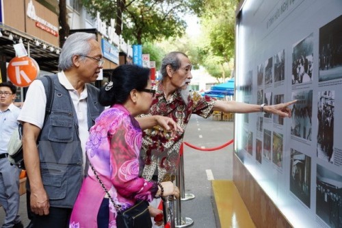 介绍100多幅旅法越南人的摄影作品 - ảnh 1