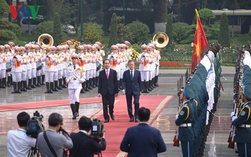 陈大光主持仪式欢迎韩国总统文在寅 - ảnh 1