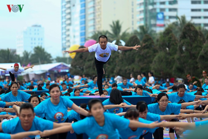 វៀតណាមជួយជ្រោមជ្រែងទិវា Yoga អន្តរជាតិ ថ្ងៃទី២១ មិថុនា - ảnh 1