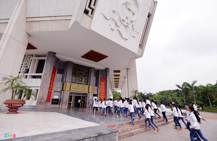 លោក Vu Duc Dam៖ គប្បីធានាលក្ខណៈថ្លៃថ្លា និងវប្បធម៌ដ៏ស៊ីជម្រៅរបស់សារមន្ទីរហូជីមិញ - ảnh 1