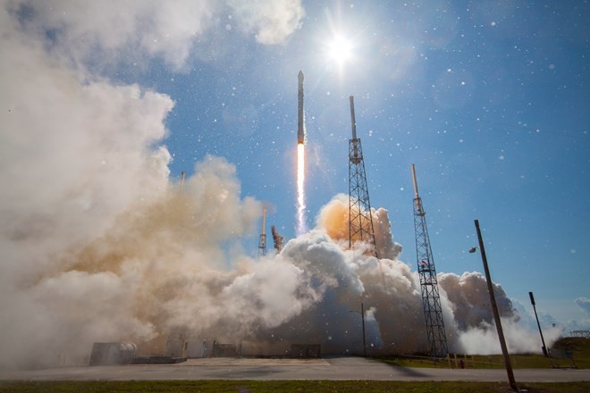 SpaceX បាញ់បង្ហោះ ផ្កាយរណបសម្ងាត់របស់រដ្ឋាភិបាលអាមេរិកទៅលើគន្លងគោចរ - ảnh 1