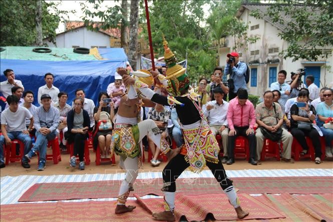 សកម្មភាពជាច្រើនអបអរសារទពិធីបុណ្យអកអំបុករបស់ជនរួមជាតិខ្មែរ Nam Bo - ảnh 1