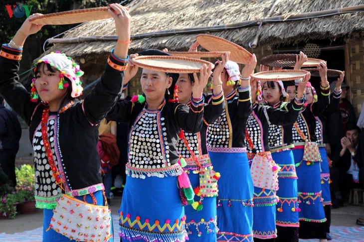 ពិធីបុណ្យបោះអង្គុញដើមឆ្នាំនៅទន្លេ Da ខាងលើ - ảnh 7