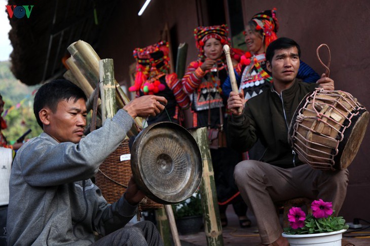 ពិធីបុណ្យបោះអង្គុញដើមឆ្នាំនៅទន្លេ Da ខាងលើ - ảnh 8