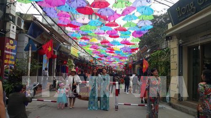 ទីក្រុងហាណូយអភិវឌ្ឍផលិតផលភូមិរបរប្រពៃណីដើម្បីបំរើភ្ញៀវទេសចរ - ảnh 1