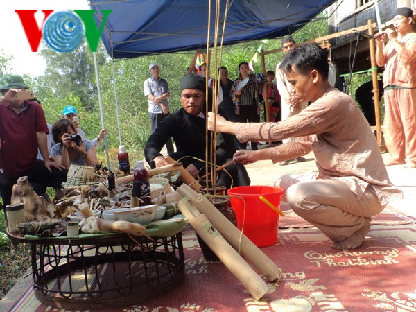 ជនរួមជាតិជនជាតិ O Du នៅ Tuong Duong ខេត្ត Nghe An - ảnh 2