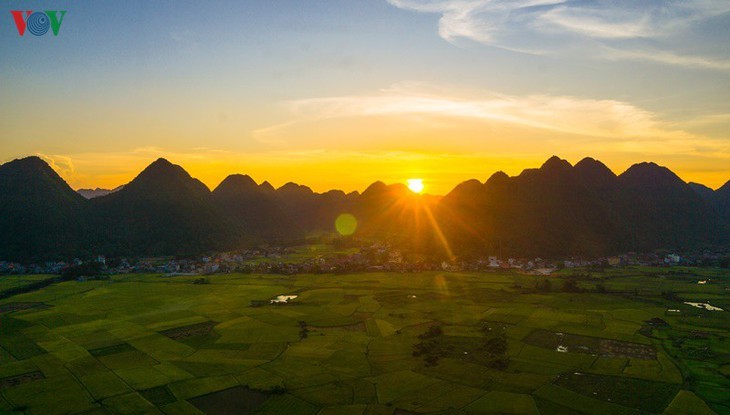  ទេសភាពដ៏ស្រស់បំព្រងរបស់ វាលស្រែ Bac Son  - ảnh 7