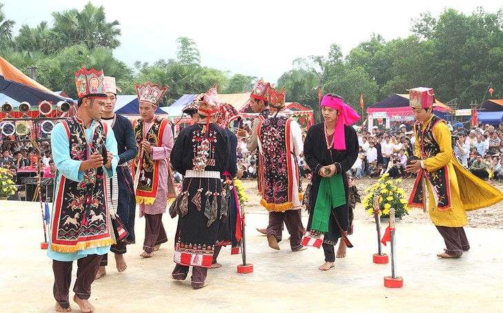 លើកកម្ពស់ការយល់ដឹងអំពីប្រព័ន្ធគុណតម្លៃវប្បធម៌ - ảnh 1