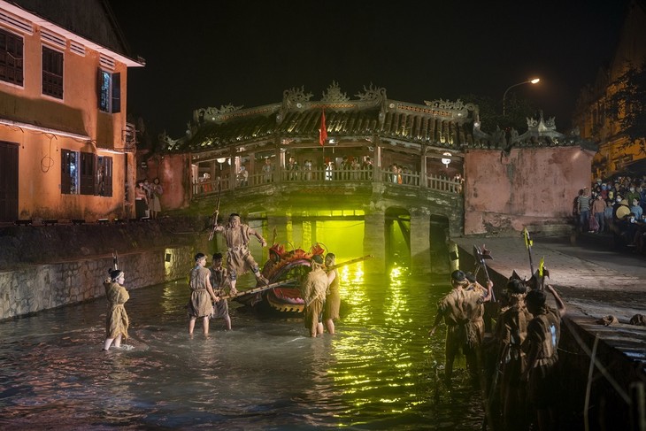 Hoi An Show បង្ហាញឡើងវិញទិដ្ឋភាពនៃកំពង់ផែពាណិជ្ជកម្ម Hoi An បុរាណ​ - ảnh 1