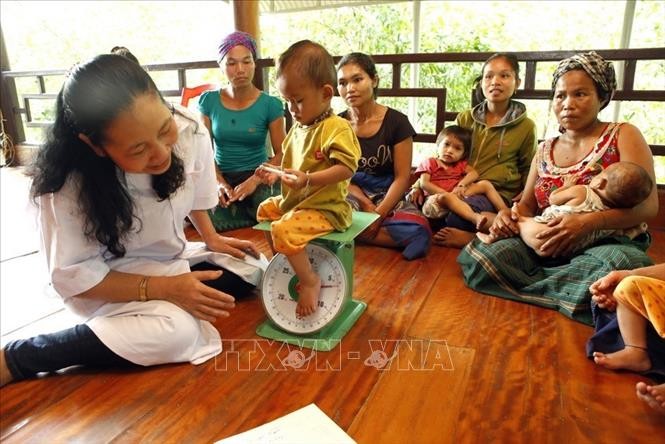 ទិវាចំនួនប្រជាជនពិភពលោក ១១ កក្កដា៖ វៀតណាមធានានូវសេវាប្រឹក្សាយោបល់និង ថែទាំសុខភាពបន្តពូជក្នុងកំឡុងពេលមានជំងឺរាតត្បាត - ảnh 1