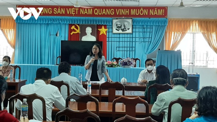 អនុប្រធានរដ្ឋ លោកស្រី Vo Thi Anh Xuan អញ្ជើញទៅសួរសុខទុក្ខនិងជូនអំណោយនៅខេត្ត Tien Giang - ảnh 1