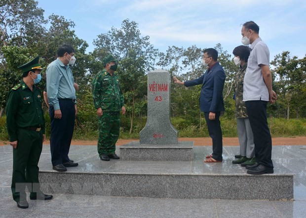 កសាងព្រំដែនវៀតណាម-កម្ពុជាប្រកបដោយសន្តិភាព មិត្តភាព សហប្រតិបត្តិការនិងអភិវឌ្ឍ - ảnh 1