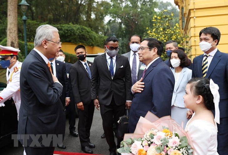 នាំទំនាក់ទំនងភាពជាដៃគូយុទ្ធសាស្ត្រវៀតណាម-ម៉ាឡេស៊ីឡើងកំពស់ថ្មី - ảnh 2