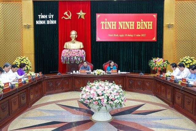 នាយករដ្ឋមន្ត្រីលោក Pham Minh Chinh អញ្ជើញជួបធ្វើការជាមួយថ្នាក់ដឹកនាំខេត្ត Ninh Binh - ảnh 1