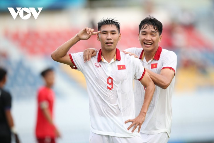 យកឈ្នះ U23 ឡាវ U23 វៀតណាម ទទួលបានលទ្ធផលយ៉ាងរលូនក្នុងការប្រកួតជើងឯក U23 អាស៊ីអាគ្នេយ៍ - ảnh 1