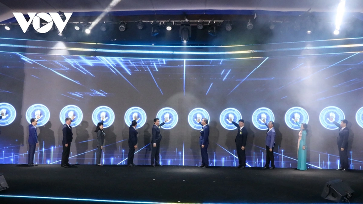 ប្រកាសនិងបើក​សម្ពោធគម្រោង​មណ្ឌល​ឧស្សាហកម្ម Hoa Ninh ទីក្រុង Da Nang - ảnh 1