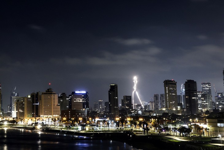 ជម្លោះអ៊ីស្រាអែល-អ៊ីរ៉ង់៖ ចំណុចរបត់ដ៏គ្រោះថ្នាក់នៅមជ្ឈិមបូព៌ា - ảnh 1