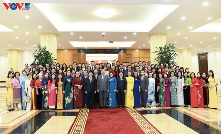 អគ្គលេខាបក្ស លោកតូ ឡឹមអញ្ជើញជួបជាមួយសមាជិកសភាវ័យក្មេង - ảnh 2