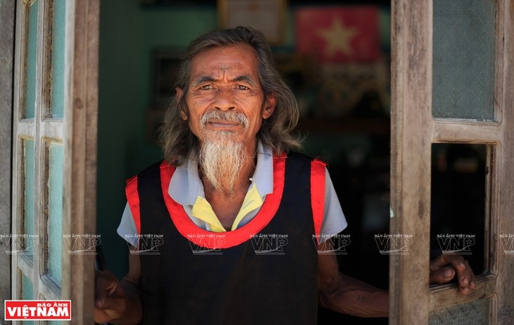 រក្សាសំឡេងចាប៉ីលាន់លឺរន្ទឺជារៀងរហូត - ảnh 1