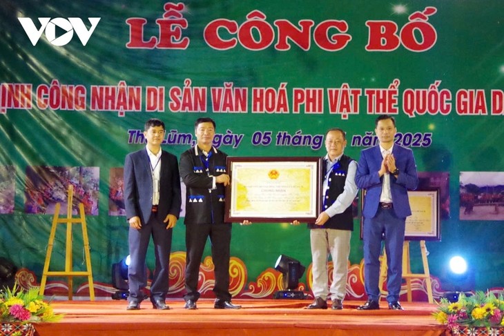 “របាំ Xoe ហាញី – កំណាព្យវីរកថា Xa Nha Ca”៖ អត្តសញ្ញាណរបស់ក្រុមជនជាតិភាគតិចហាញីនៅទន្លេដាខាងលើ - ảnh 3