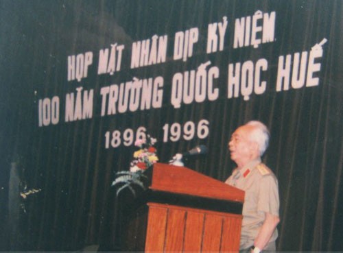 Thày trò Trường Quốc học Huế tiếc thương Đại tướng Võ Nguyên Giáp - ảnh 1