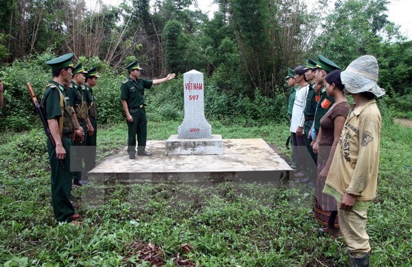 Cuộc họp hẹp giữa hai Chủ tịch Uỷ ban liên hợp cắm mốc biên giới Việt Nam – Lào - ảnh 1