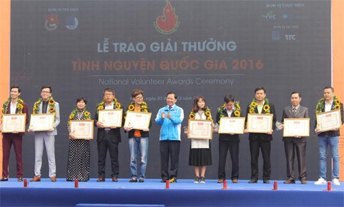 Tôn vinh những trái tim tình nguyện vì cộng đồng - ảnh 1