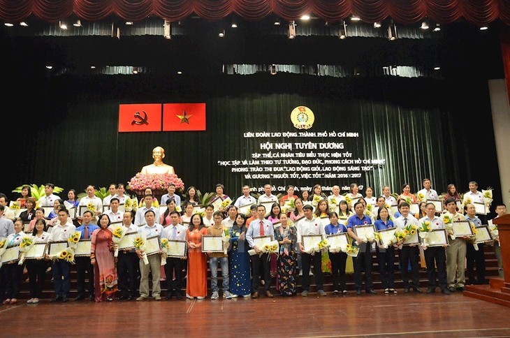 Tuyên dương nhiều tập thể, cá nhân tiêu biểu trong học tập và làm theo gương Chủ tịch Hồ Chí Minh - ảnh 1