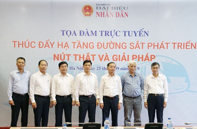 Bàn giải pháp thúc đẩy hạ tầng đường sắt phát triển - ảnh 1