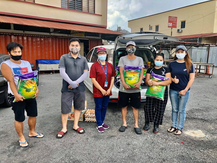 CLB phụ nữ Việt Nam tại Malaysia tổ chức quyên góp giúp đỡ bà con kiều bào nghèo - ảnh 4