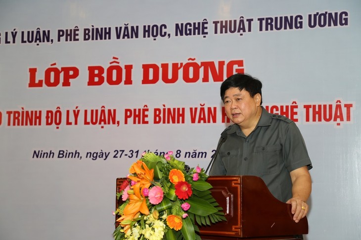 Khai mạc Lớp bồi dưỡng nâng cao trình độ lý luận, phê bình văn học nghệ thuật - ảnh 1