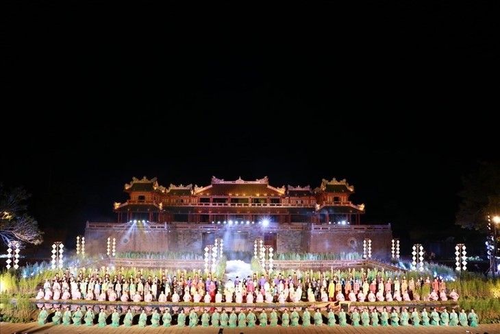 Tạm dừng Festival Nghề truyền thống Huế 2021 - ảnh 1