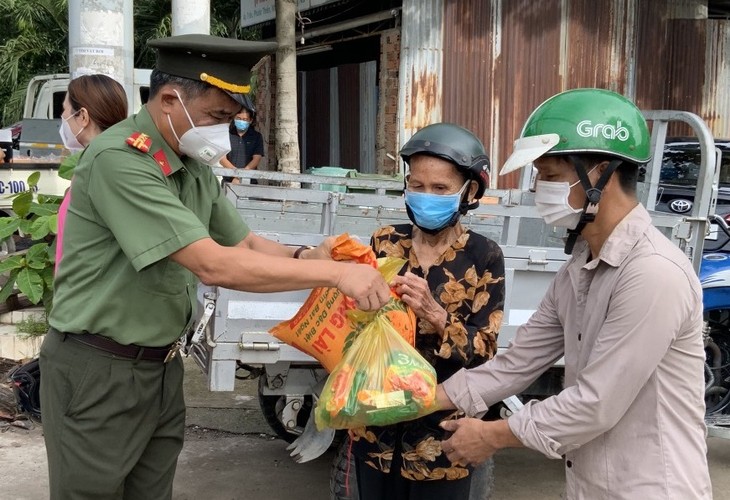 “Những chuyến xe nghĩa tình” hỗ trợ và đồng hành cùng Đồng Nai phòng chống dịch bệnh - ảnh 3