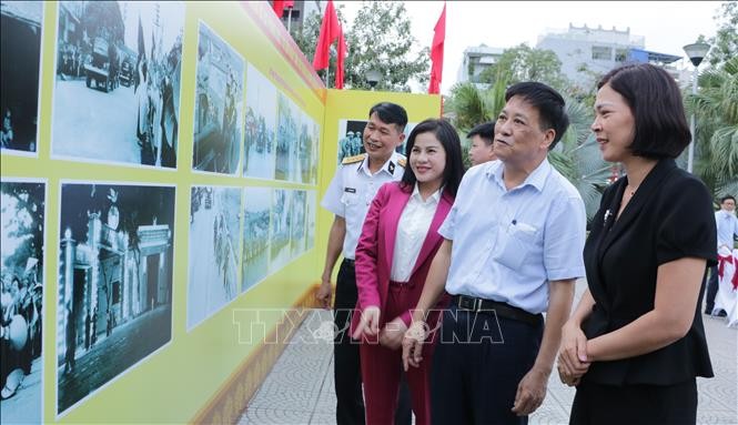 Triển lãm hình ảnh, tư liệu kỷ niệm 67 năm Ngày giải phóng Hải Phòng - ảnh 1