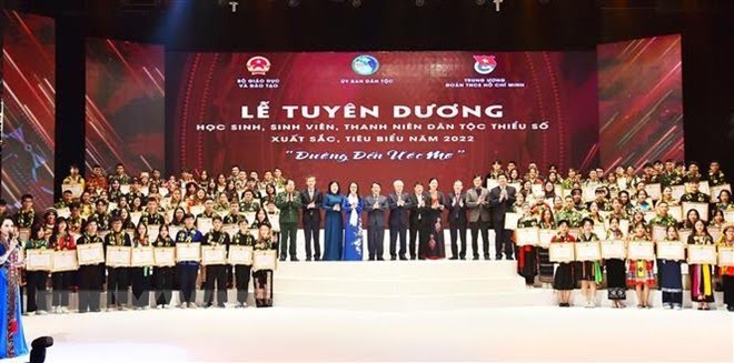 Tuyên dương 142 học sinh, sinh viên và thanh niên dân tộc thiểu số xuất sắc - ảnh 1