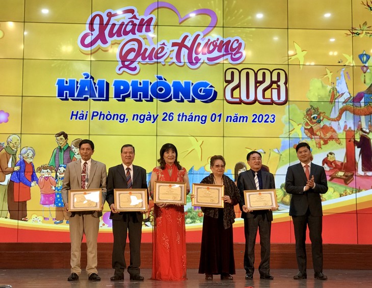 Gần 500 kiều bào và thân nhân tham dự Xuân quê hương Hải Phòng 2023 - ảnh 4