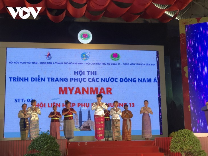 Trình diễn trang phục truyền thống các nước ASEAN - ảnh 3