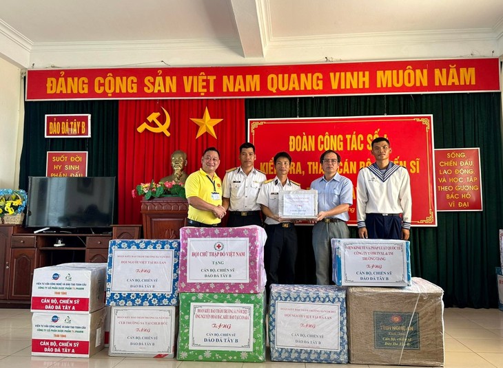 Cộng đồng doanh nghiệp cần quan tâm nhiều hơn, thiết thực hơn đối với các cán bộ, chiến sĩ nơi đầu sóng - ảnh 3