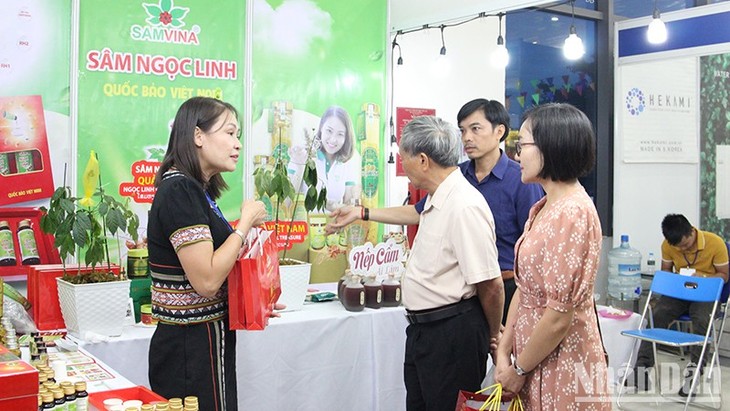 300 gian hàng trưng bày tại Hội chợ Quốc tế thương mại, du lịch và đầu tư Hành lang kinh tế Đông Tây Đà Nẵng 2023 - ảnh 1