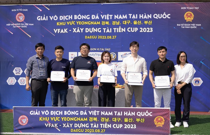 Tưng bừng ngày hội bóng đá của người Việt Nam tại khu vực Đông Nam Hàn Quốc - ảnh 2