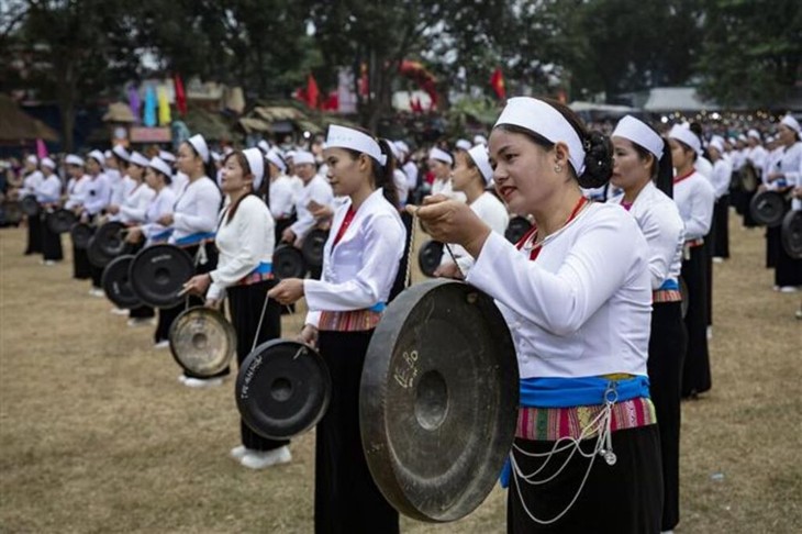 Tưng bừng Lễ hội Xuân khắp mọi miền đất nước - ảnh 2