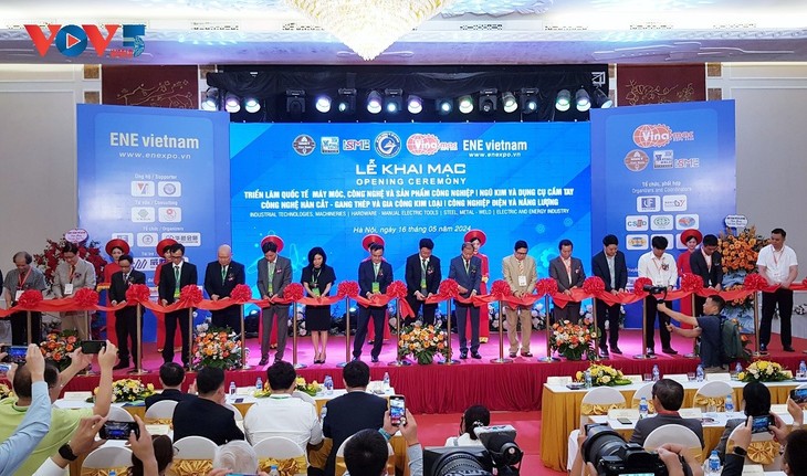 Khai mạc Triển lãm quốc tế VINAMAC EXPO - ENE VIETNAM 2024 - ảnh 1