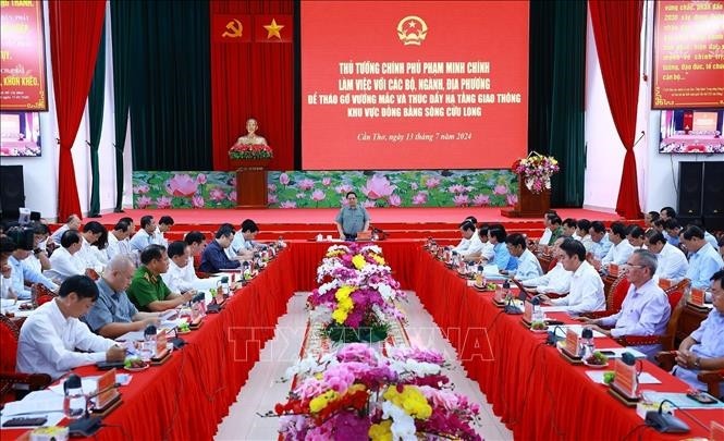 Thủ tướng Phạm Minh Chính: Ưu tiên thúc đẩy phát triển hạ tầng giao thông khu vực Đồng bằng sông Cửu Long - ảnh 1